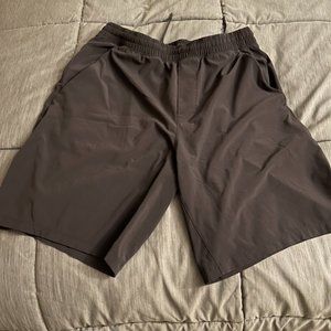 Lululemon Pace Breaker Shorts 9" Mens L, w/liner